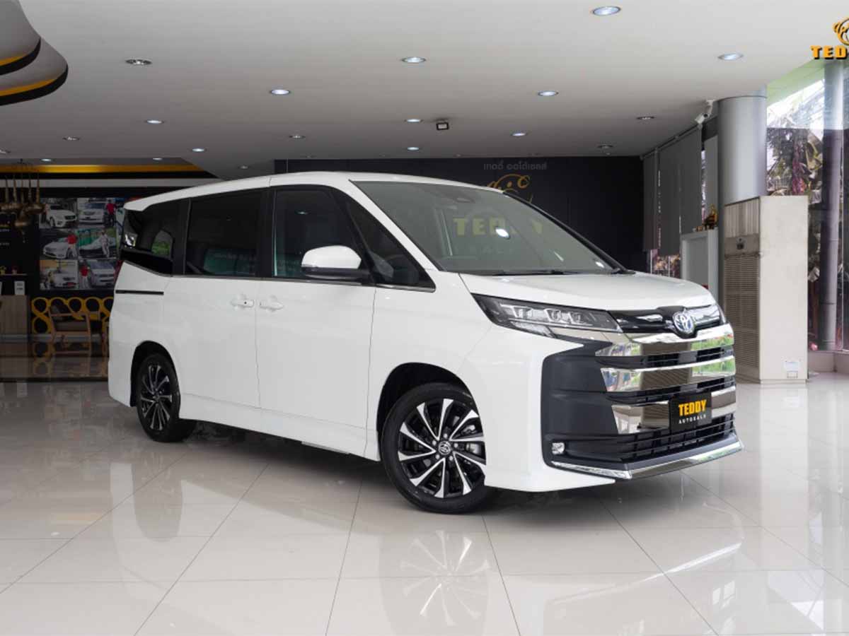 Toyota Noah S-Z 1.8 (Hybrid)